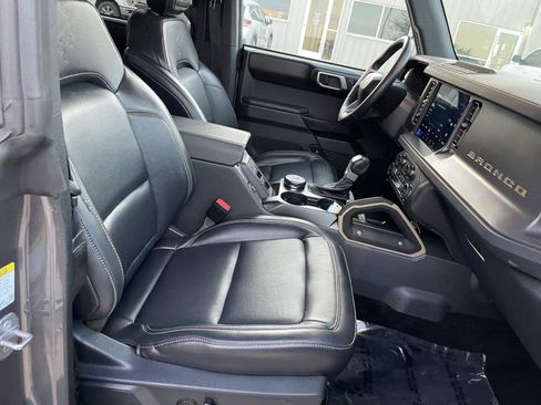 Used 2025 Ford Bronco Badlands AWD/4WD image 30