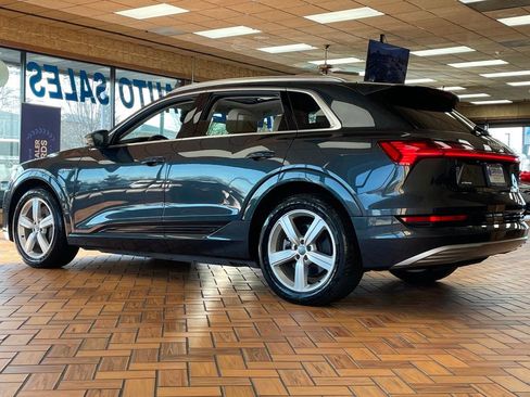 Used 2019 Audi e-tron Premium Plus image 6