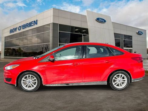 Certified 2017 Ford Focus SE image 2