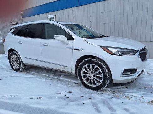 Used 2020 Buick Enclave Premium w/ Sun and Sites Package image 3