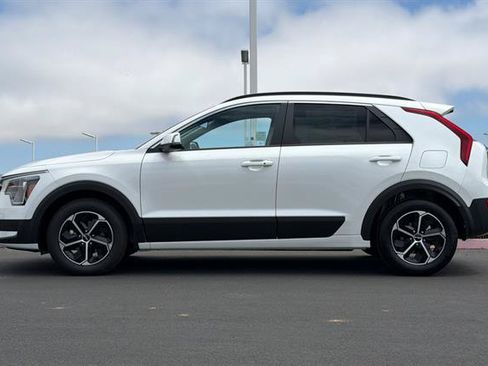 New 2026 Kia Niro EX FWD image 7