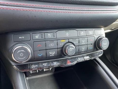 Used 2024 Dodge Durango GT image 20