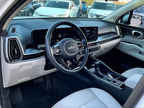 Certified 2025 Kia Sorento S image 15