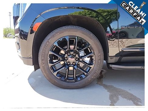 Used 2023 GMC Yukon XL Denali AWD/4WD image 10