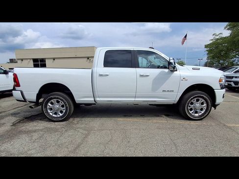 Used 2024 RAM 2500 Laramie w/ Safety Group AWD/4WD image 9