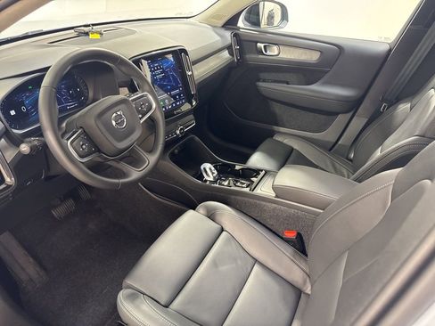 Used 2026 Volvo XC40 B5 Plus w/ Protection Package Premier AWD/4WD image 18