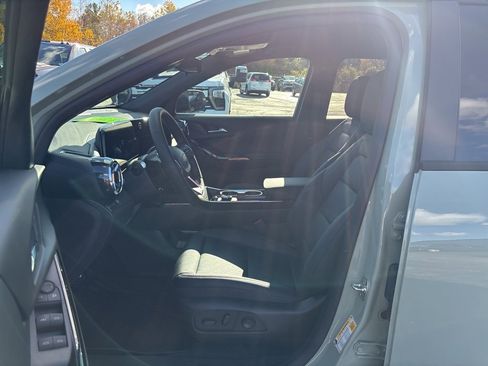 New 2026 Chevrolet Equinox LT w/ Convenience Package II image 9