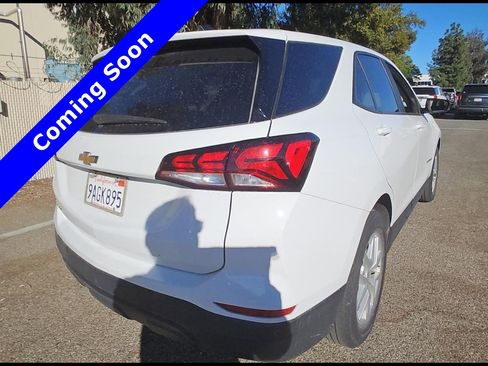 Used 2022 Chevrolet Equinox LS w/ LS Convenience Package image 3