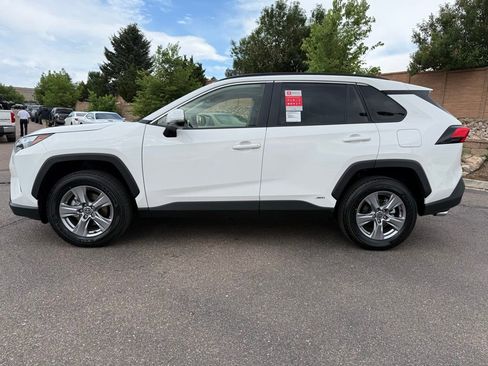 Used 2025 Toyota RAV4 XLE w/ Convenience Package image 5
