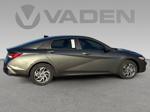 New 2026 Hyundai Elantra Blue image 6