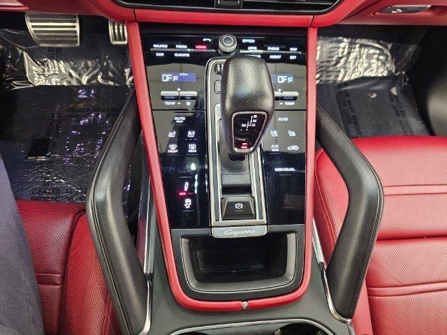 Used 2022 Porsche Cayenne Turbo S AWD/4WD image 21