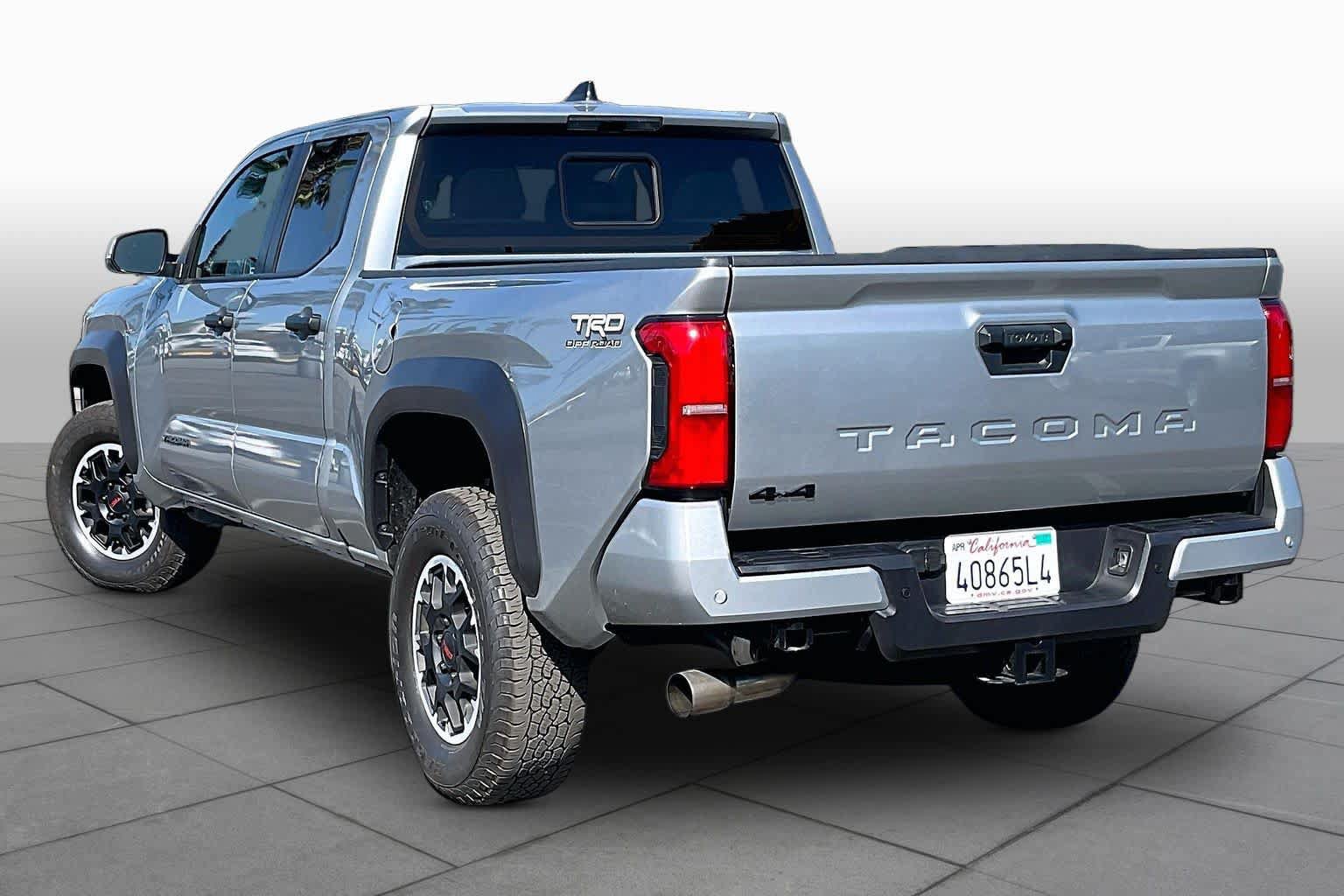 Used 2026 Toyota Tacoma TRD Off-Road w/ TRD Off Road Upgrade Package AWD/4WD image 11