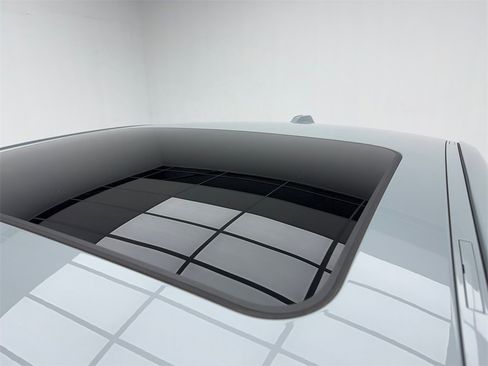 Used 2023 BMW 330i xDrive Sedan w/ M Sport Package image 13