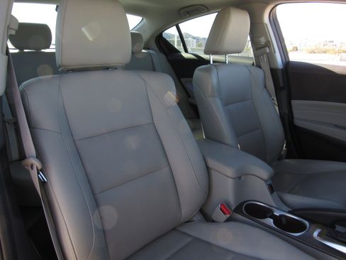 Used 2017 Acura ILX w/ Premium Package image 10