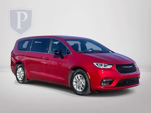 New 2026 Chrysler Pacifica Select image 1
