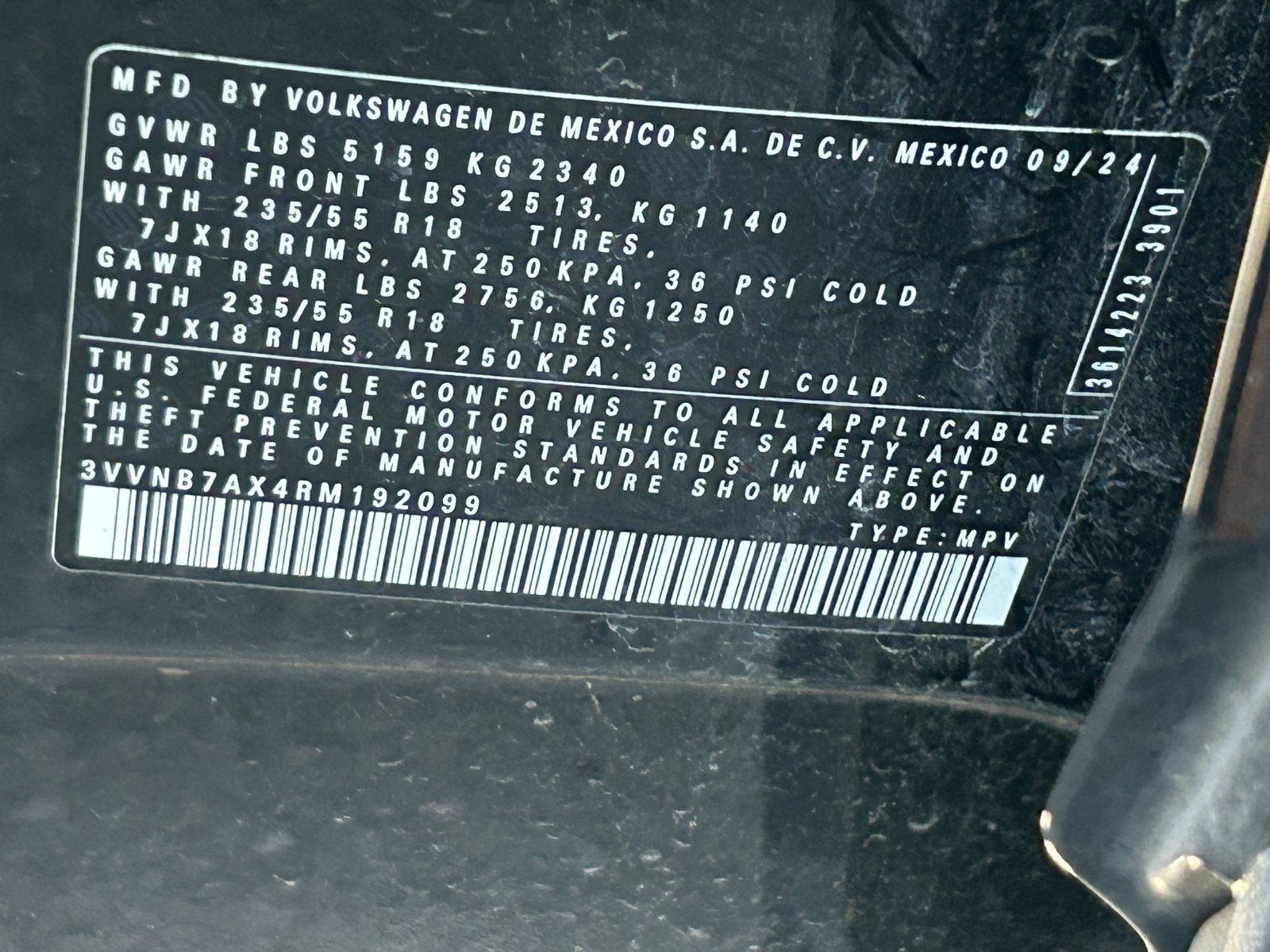 Used 2024 Volkswagen Tiguan SE FWD image 7