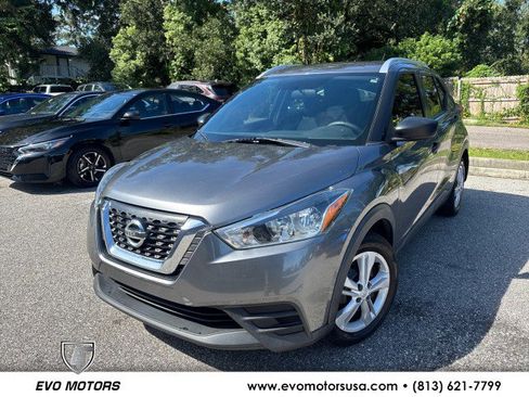 Used 2019 Nissan Kicks S image 1