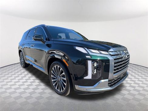 Used 2024 Hyundai Palisade Calligraphy image 3