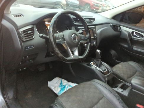 Used 2020 Nissan Rogue Sport SV w/ Technology Package image 7