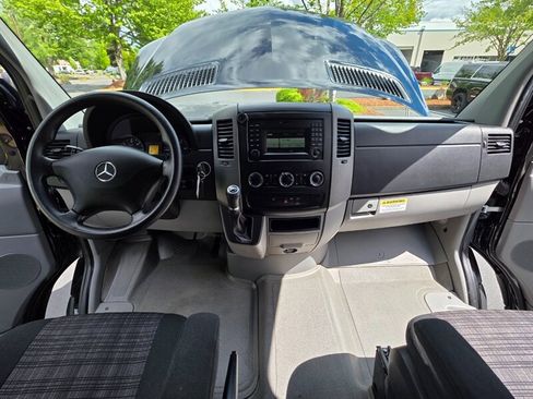 Used 2016 Mercedes-Benz Sprinter 2500 image 18