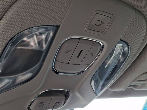 Used 2018 Jeep Compass Limited w/ Navigation Group AWD/4WD image 28