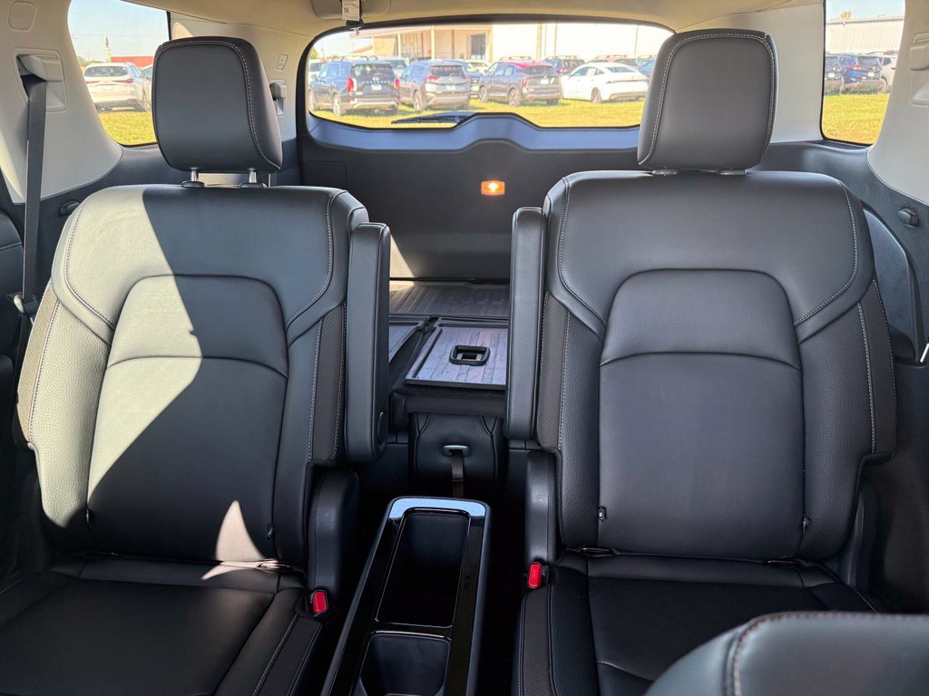 Certified 2025 Nissan Pathfinder SL w/ SL Premium Package FWD image 10