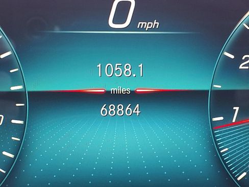 Used 2021 Mercedes-Benz GLB 250 image 25