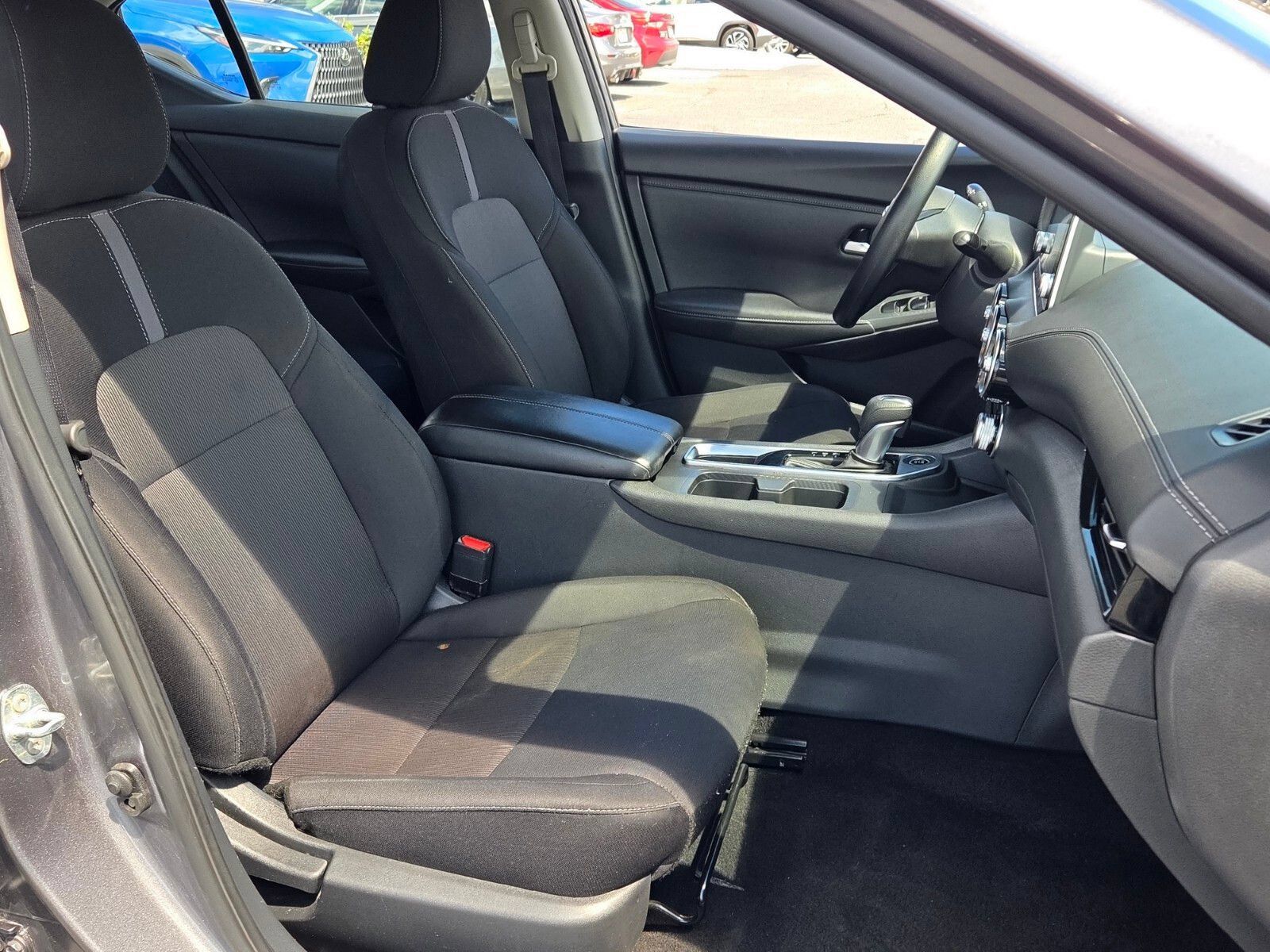 Used 2024 Nissan Sentra SV FWD image 17