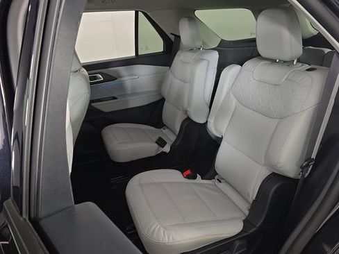 Used 2025 Ford Explorer Platinum w/ LUX Leather Package image 14