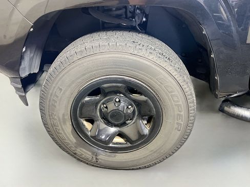 Used 2019 Toyota Tacoma SR w/ SR Convenience Package RWD image 13
