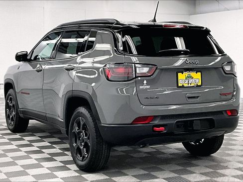 Used 2024 Jeep Compass Trailhawk w/ Trailhawk Elite Group AWD/4WD image 3