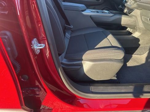 New 2026 Chevrolet Equinox EV LT image 32