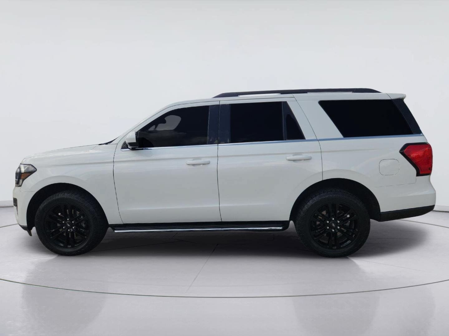 Used 2023 Ford Expedition XLT RWD image 4