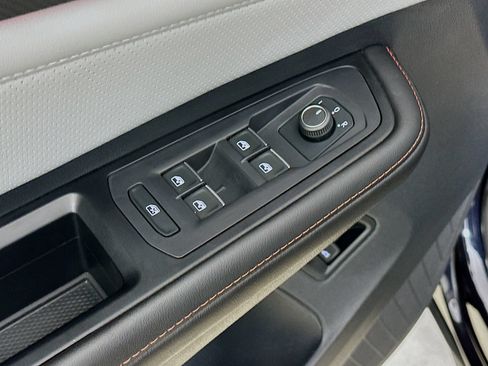Used 2024 Volkswagen Atlas Peak Edition SEL AWD/4WD image 18