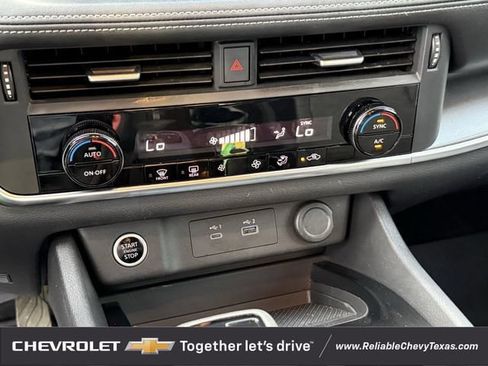 Used 2023 Nissan Rogue SV FWD image 23