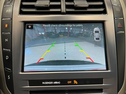 Used 2018 Lincoln MKZ Reserve w/ Climate Package FWD image 12