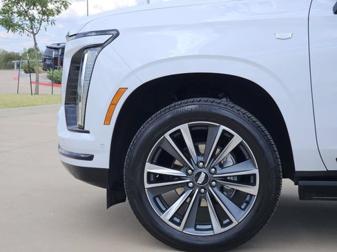 Certified 2026 Cadillac Escalade Sport AWD/4WD image 11