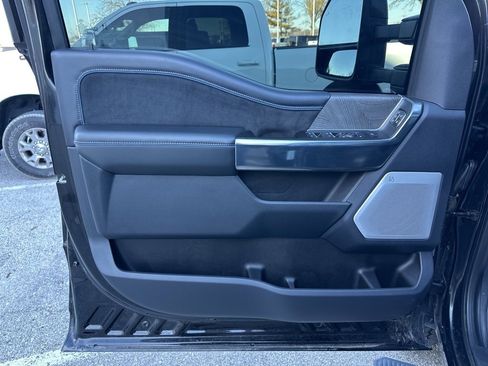 Used 2025 Ford F350 Platinum image 61