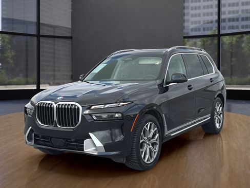 Used 2025 BMW X7 xDrive40i w/ Premium Package AWD/4WD image 12
