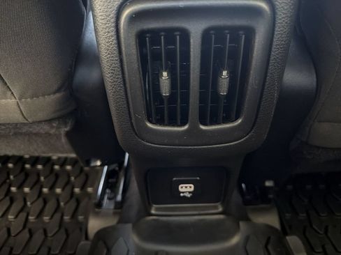 Used 2020 Jeep Compass Sport AWD/4WD image 21