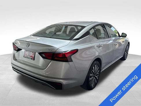 Used 2024 Nissan Altima 2.5 SV FWD image 5