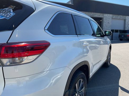 Used 2019 Toyota Highlander XLE AWD/4WD image 8