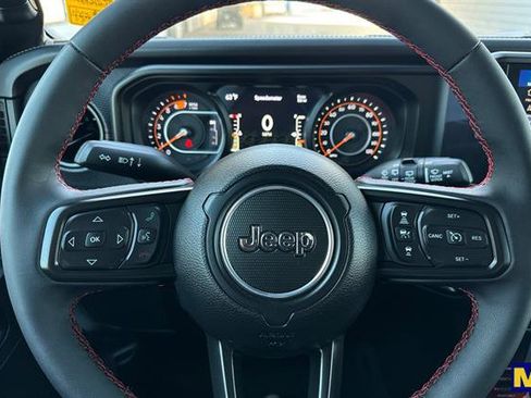 Used 2024 Jeep Wrangler Unlimited Rubicon w/ Technology Group image 26