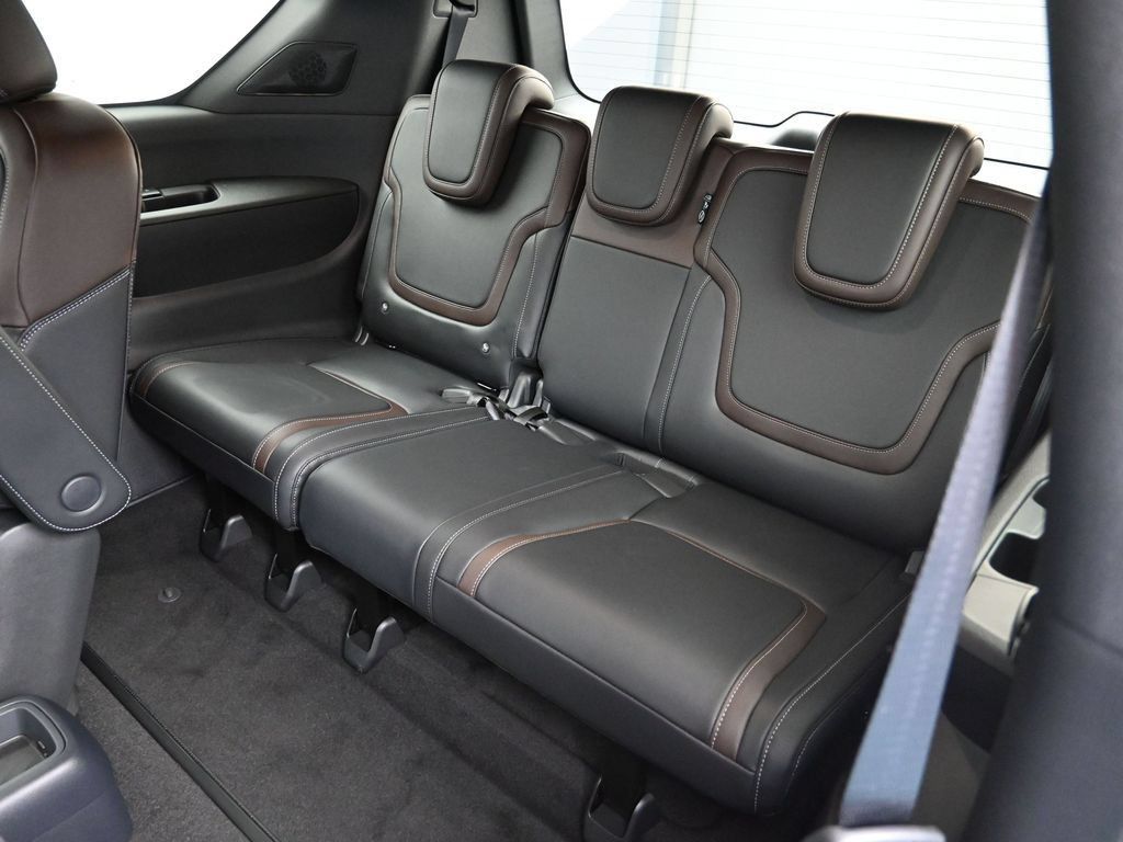 New 2025 Nissan Armada SL w/ Captain's Chari Seat Package RWD image 23