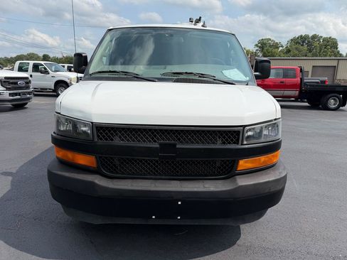 Used 2019 Chevrolet Express 2500 w/ Enhanced Convenience Package RWD image 7