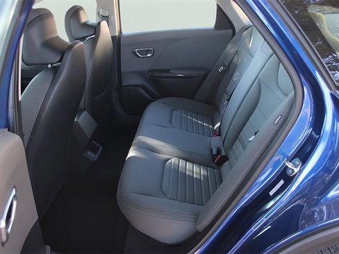 Used 2025 Kia K4 EX image 29