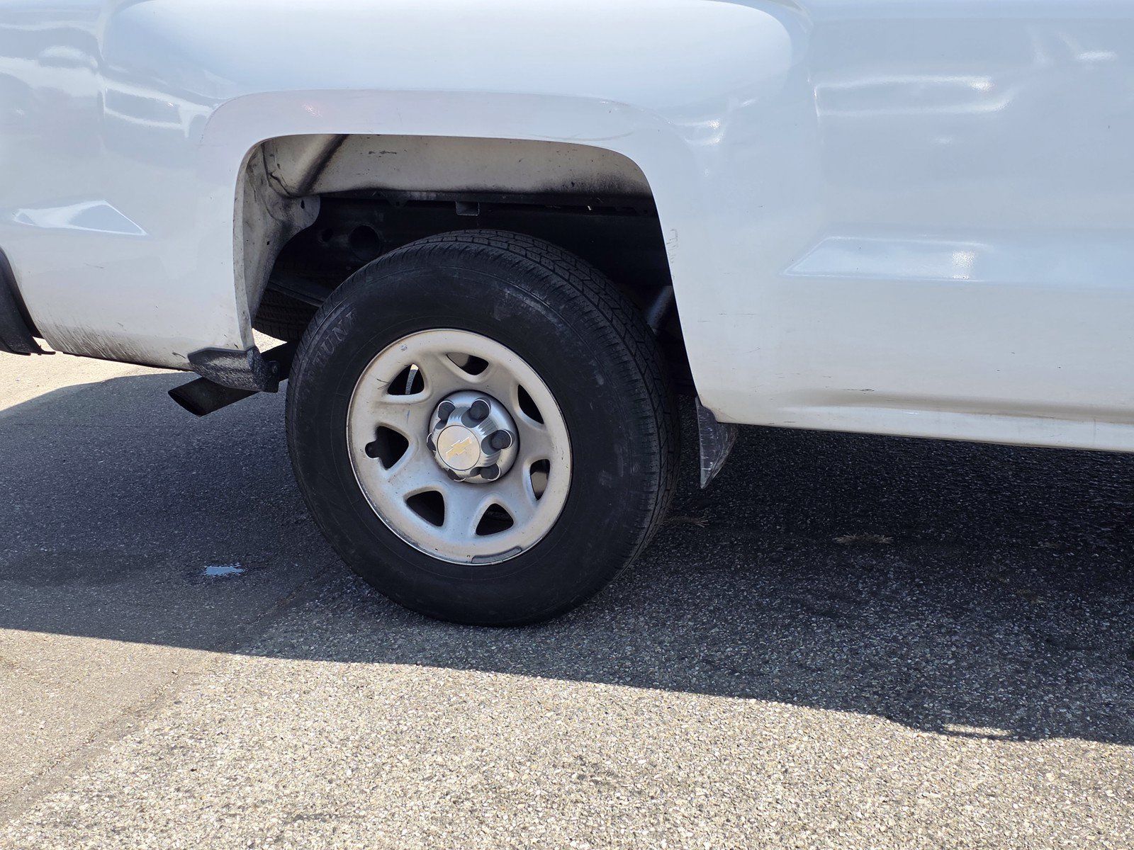 Used 2015 Chevrolet Silverado 1500 W/T RWD image 9