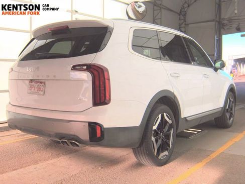 Used 2025 Kia Telluride S image 3