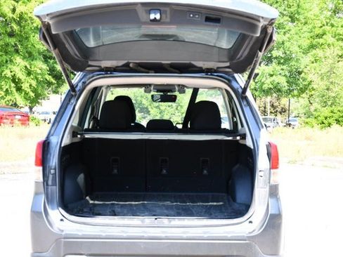 Used 2021 Subaru Forester Premium AWD/4WD image 21