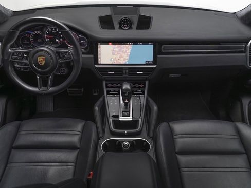 Used 2021 Porsche Cayenne GTS image 2
